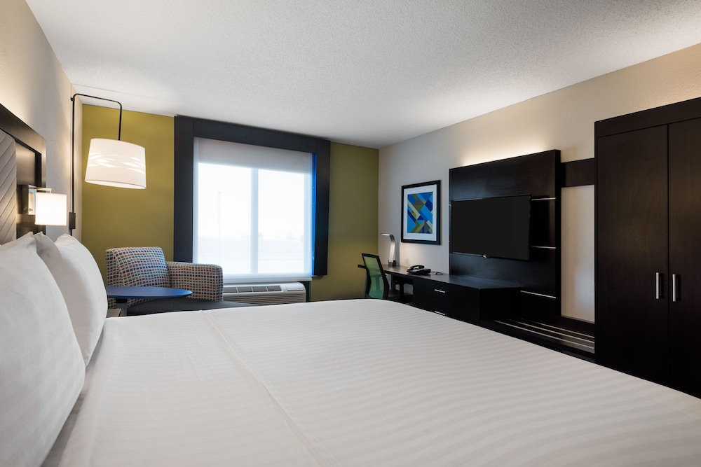Holiday Inn Express and Suites Florence I-95 and I-20 Civic Ctr, an IHG Hotel 18/70