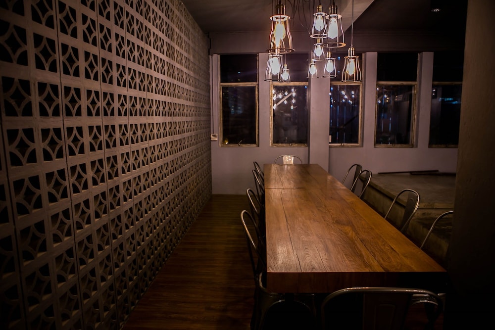 Silom Space Hostel 63/72