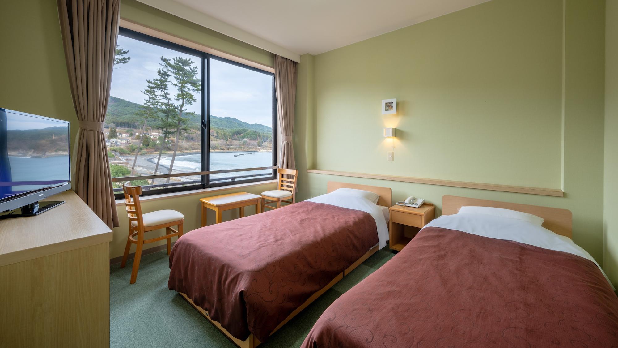 Standard, Twin Beds, Forest Side