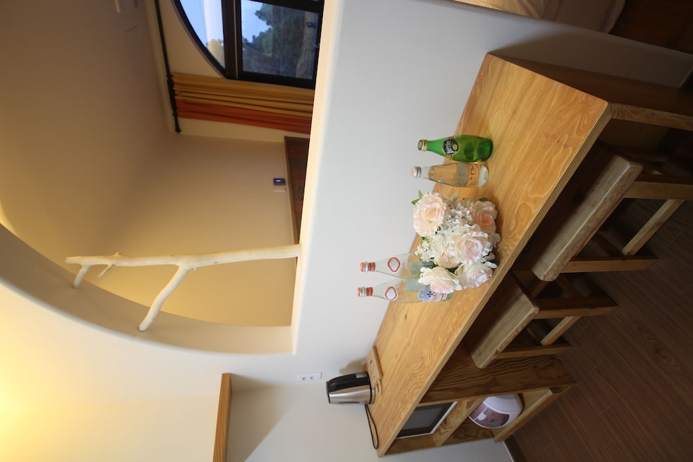 Nomad Pension In Jeju 53/62