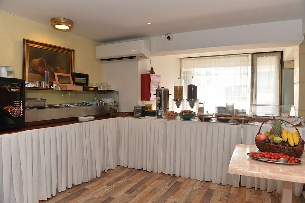 Ephira Hotel 4/56