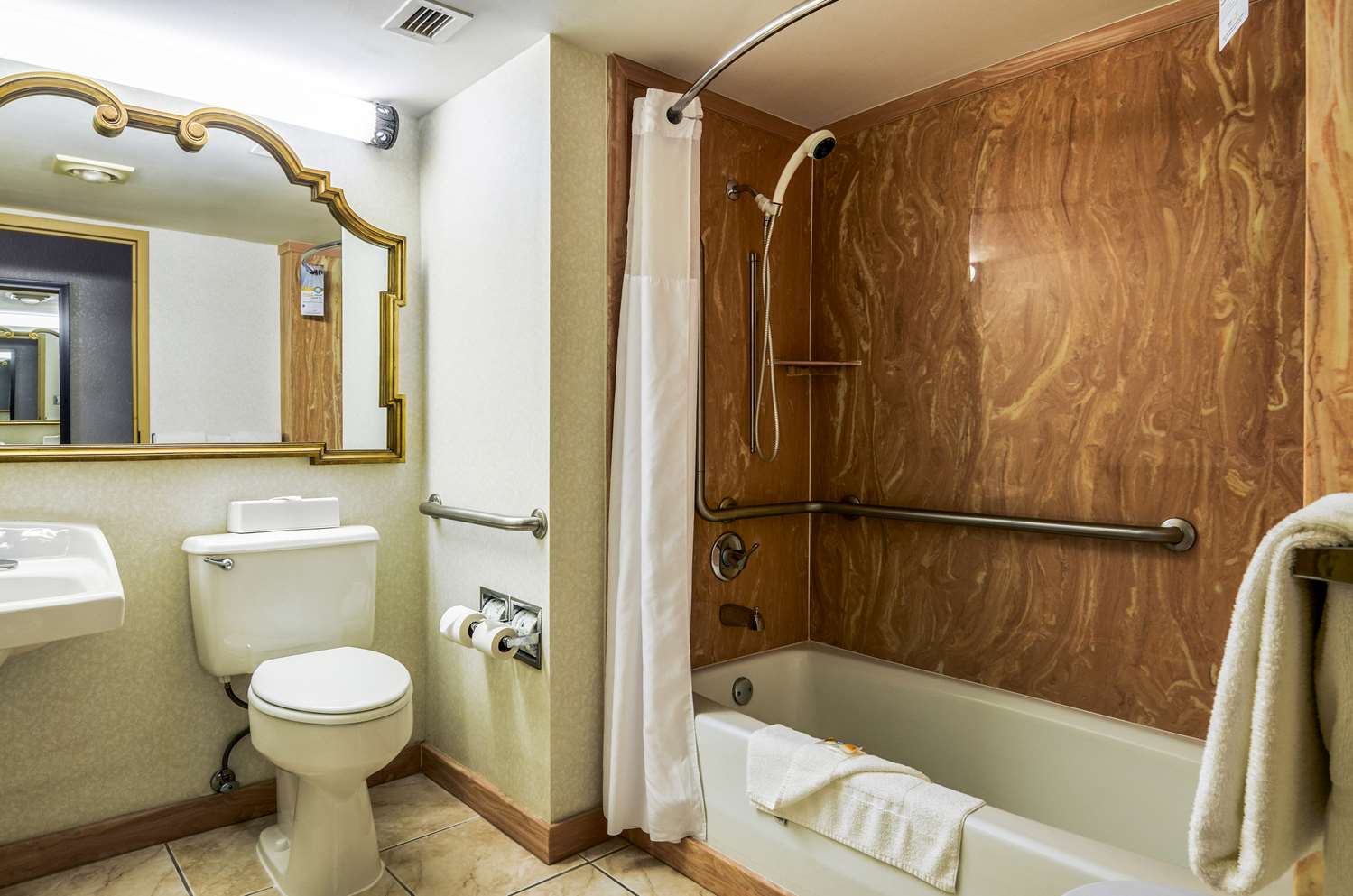 Quality Inn & Suites Winfield 44/44