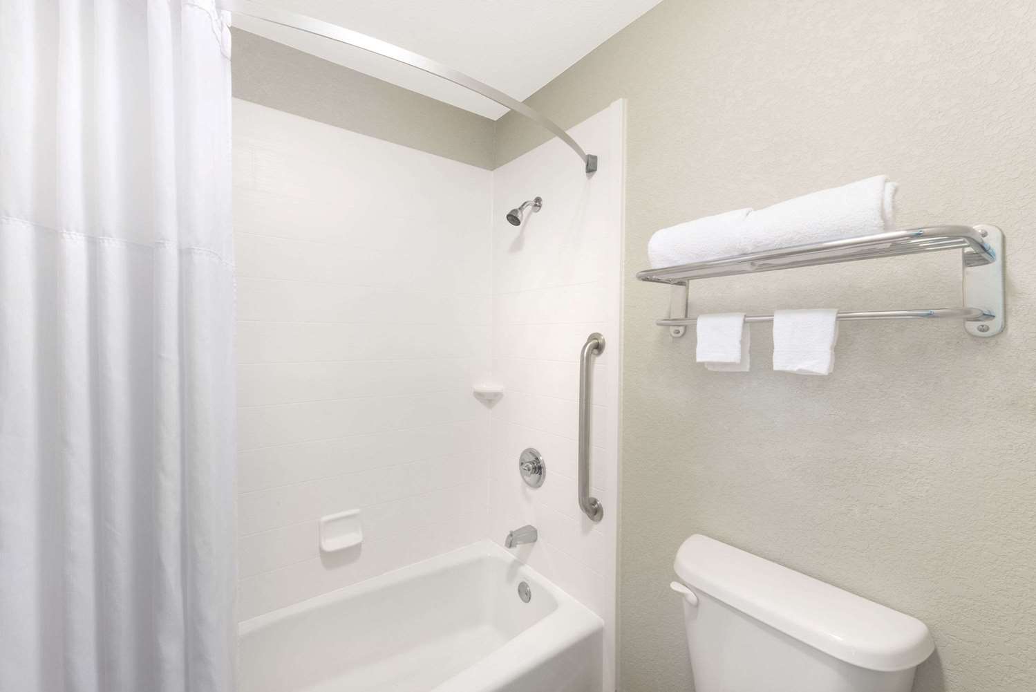 Days Inn by Wyndham Snyder 6/7