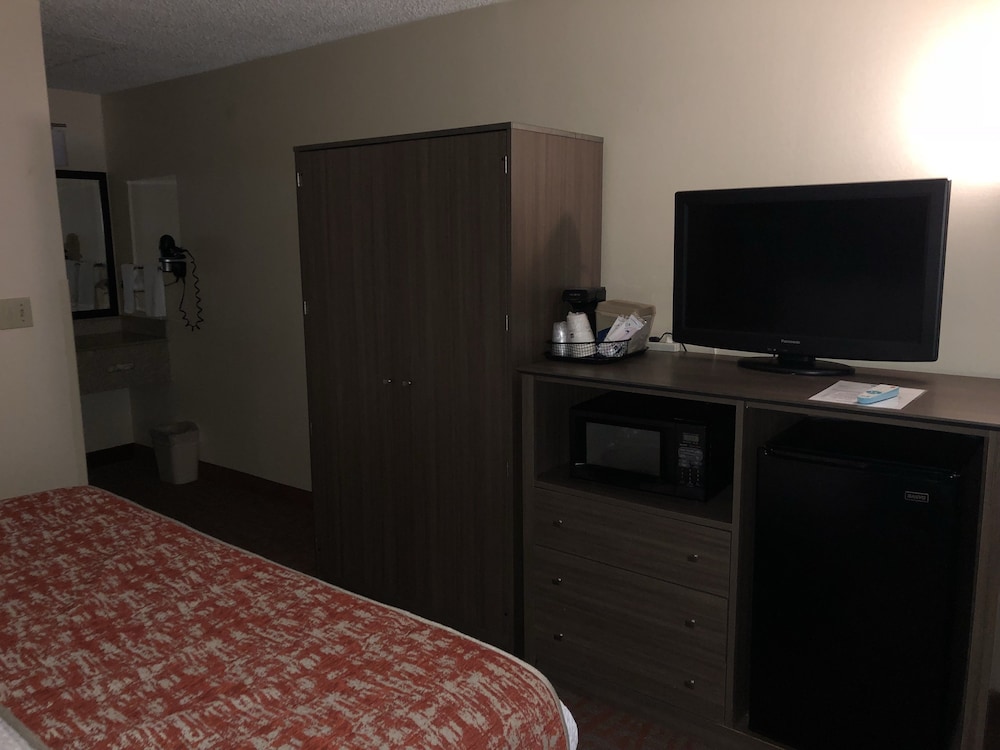 MHO INN and SUITES 43/48