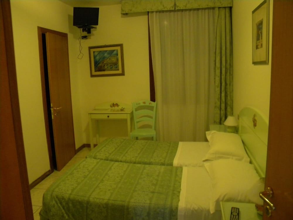 Hotel Adua 30/62
