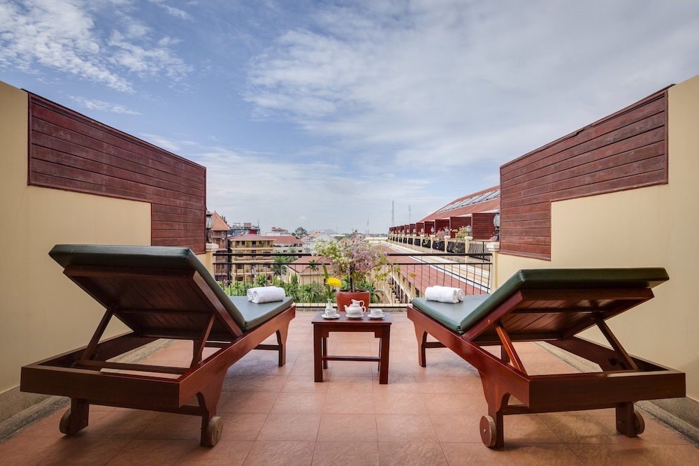ANGKOR PARADISE HOTEL 48/50