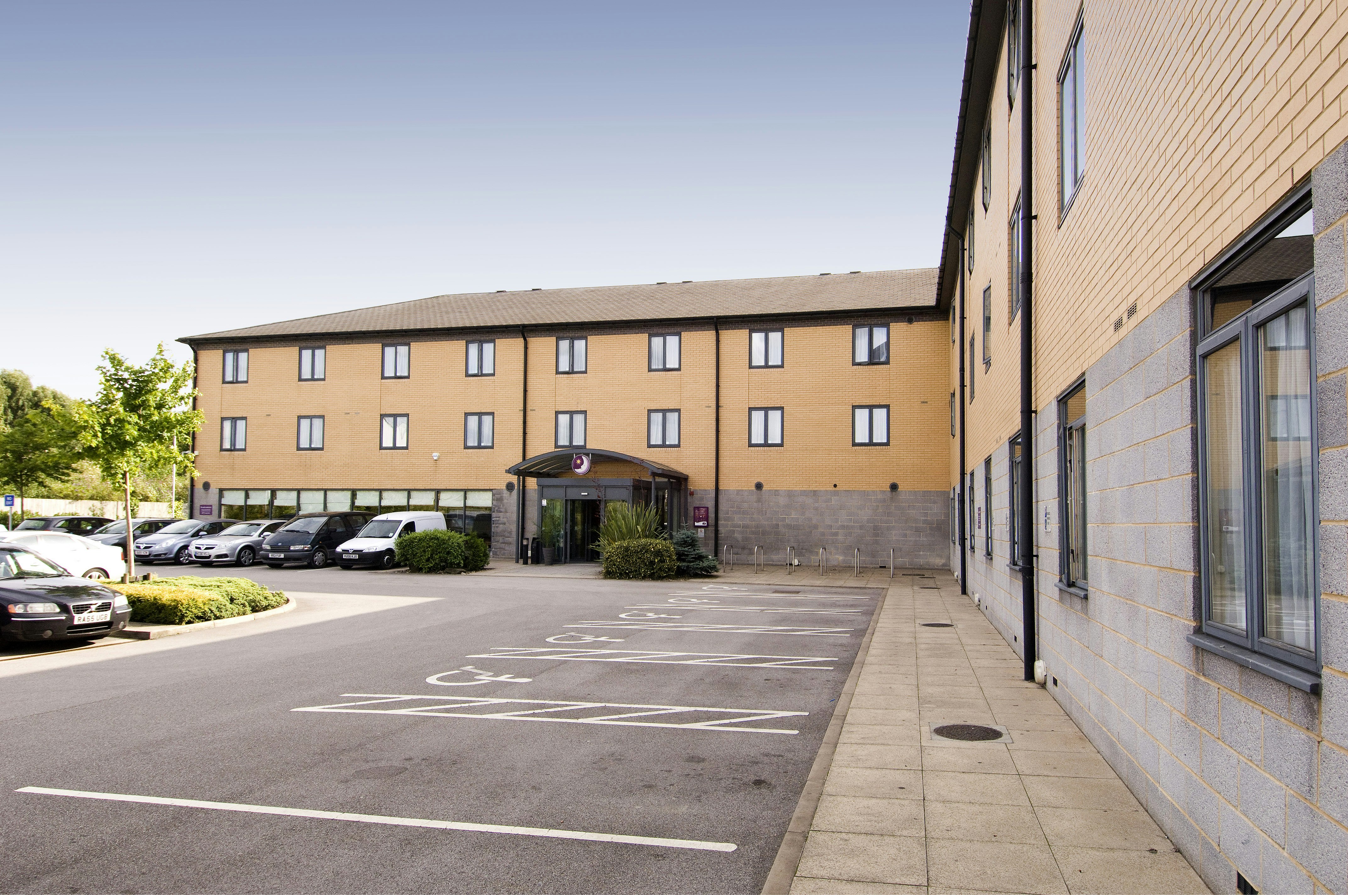 Premier Inn Sheffield Meadowhall 16/22