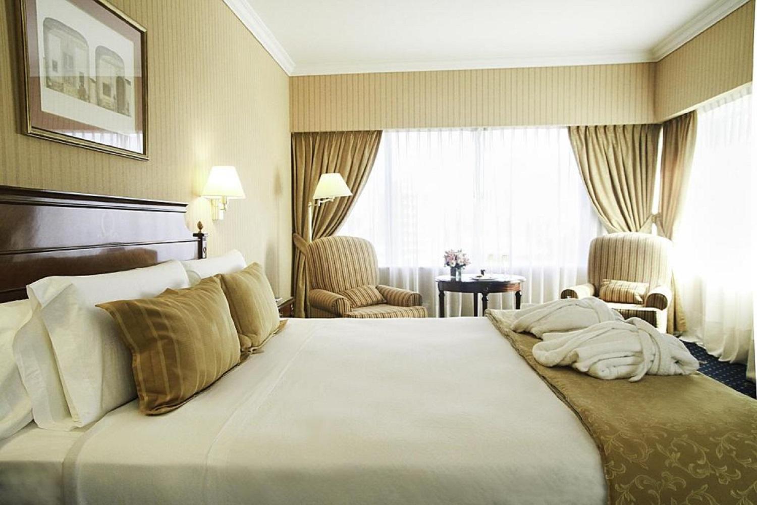Corner Suite