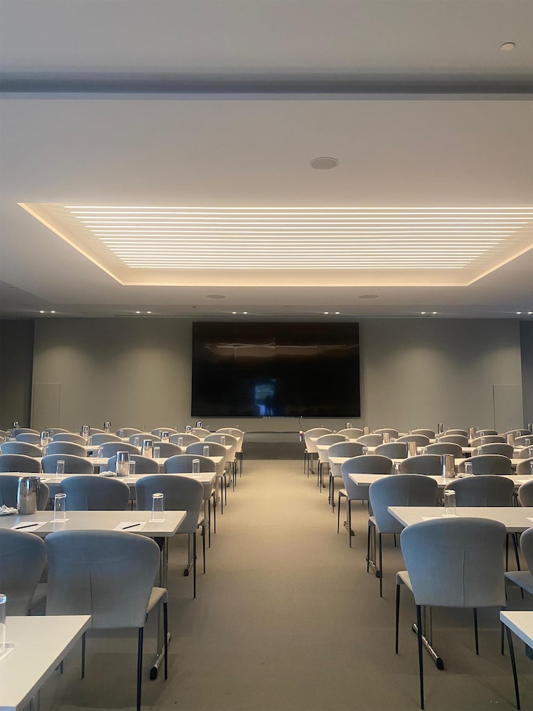 Radisson Beach Resort Larnaca 52/60