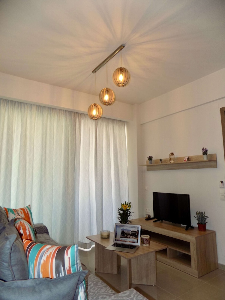 Manolis Apartments 48/72