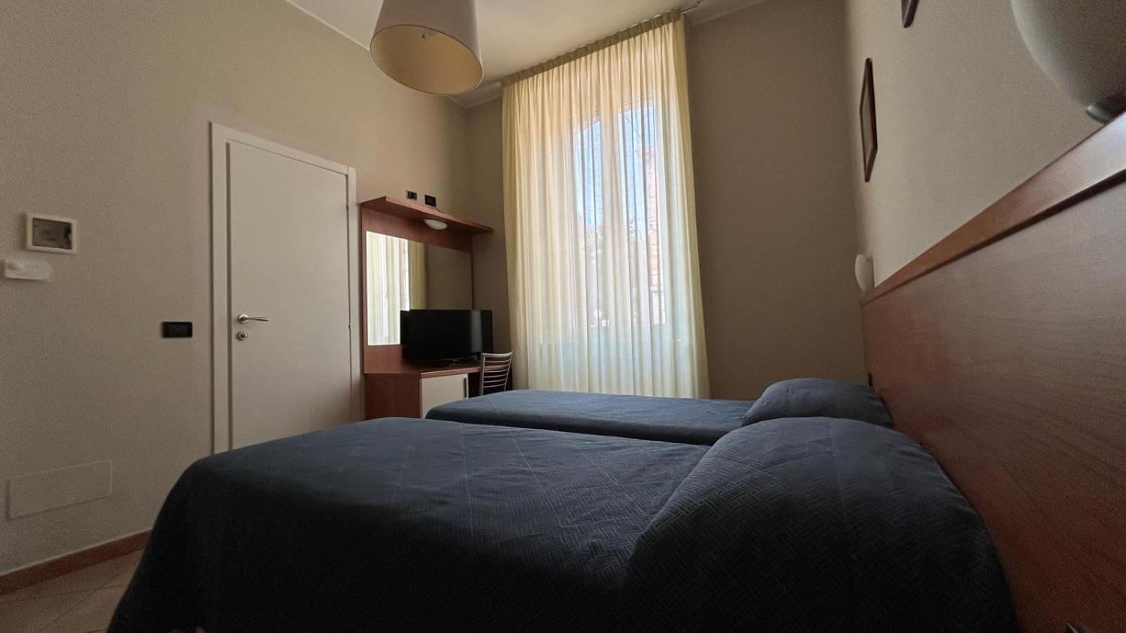 Albergo Salerno 10/50