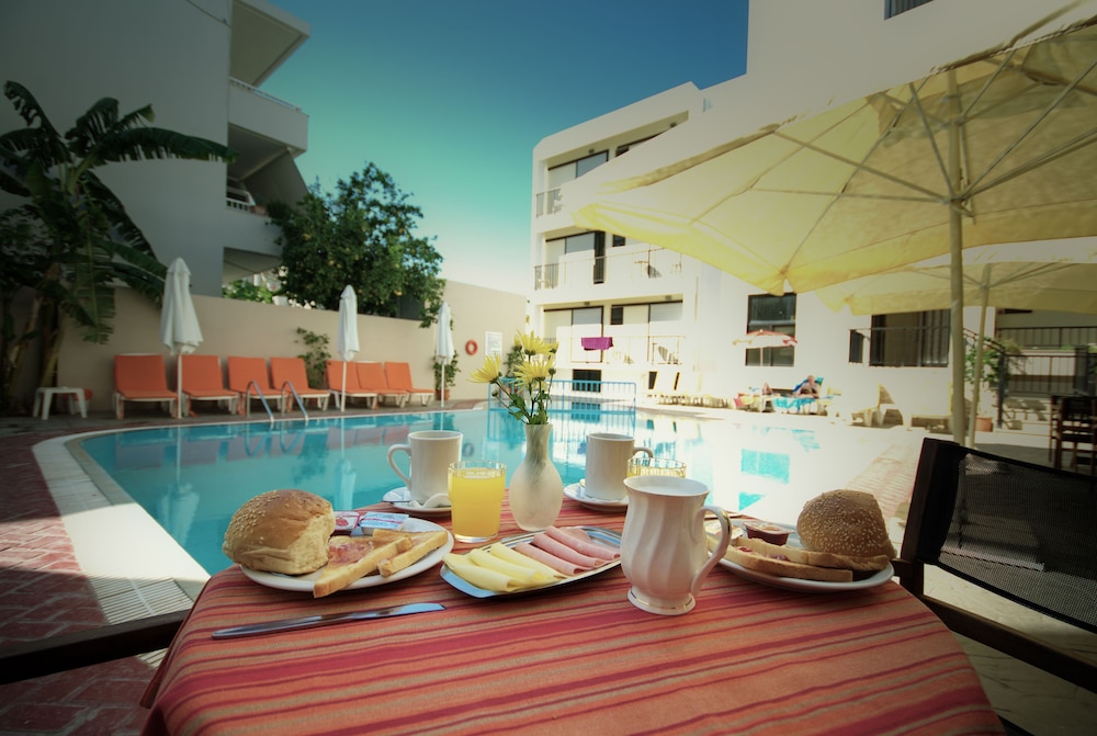 Poseidon Hotel 36/50