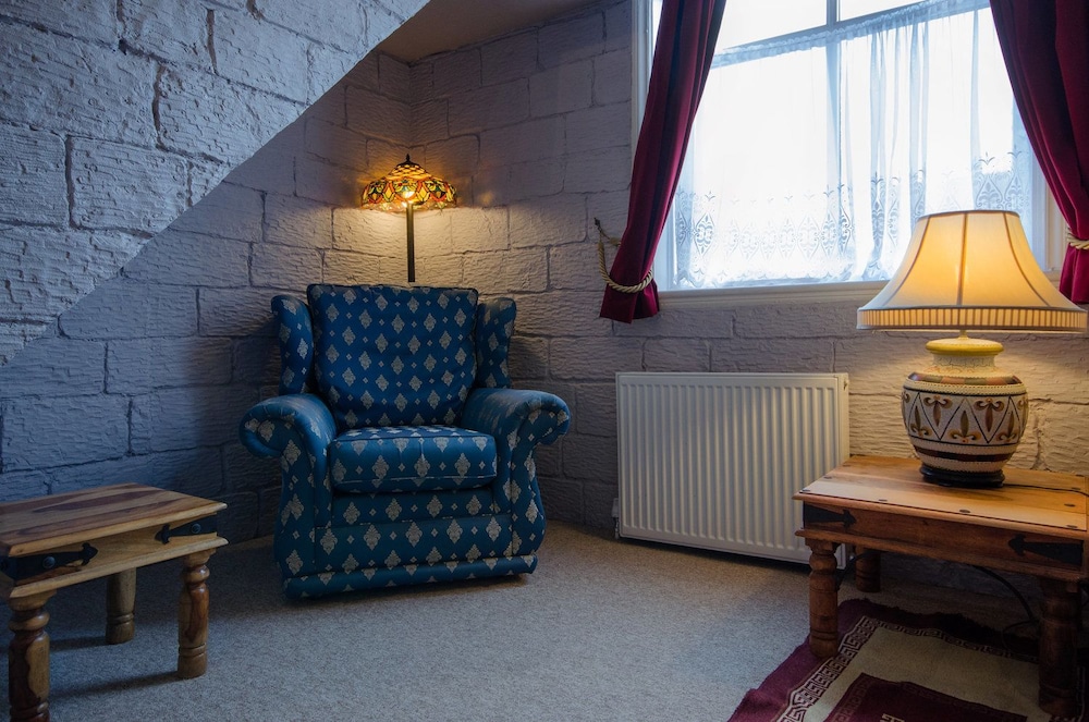 Dukes Folly Hotel 33/49