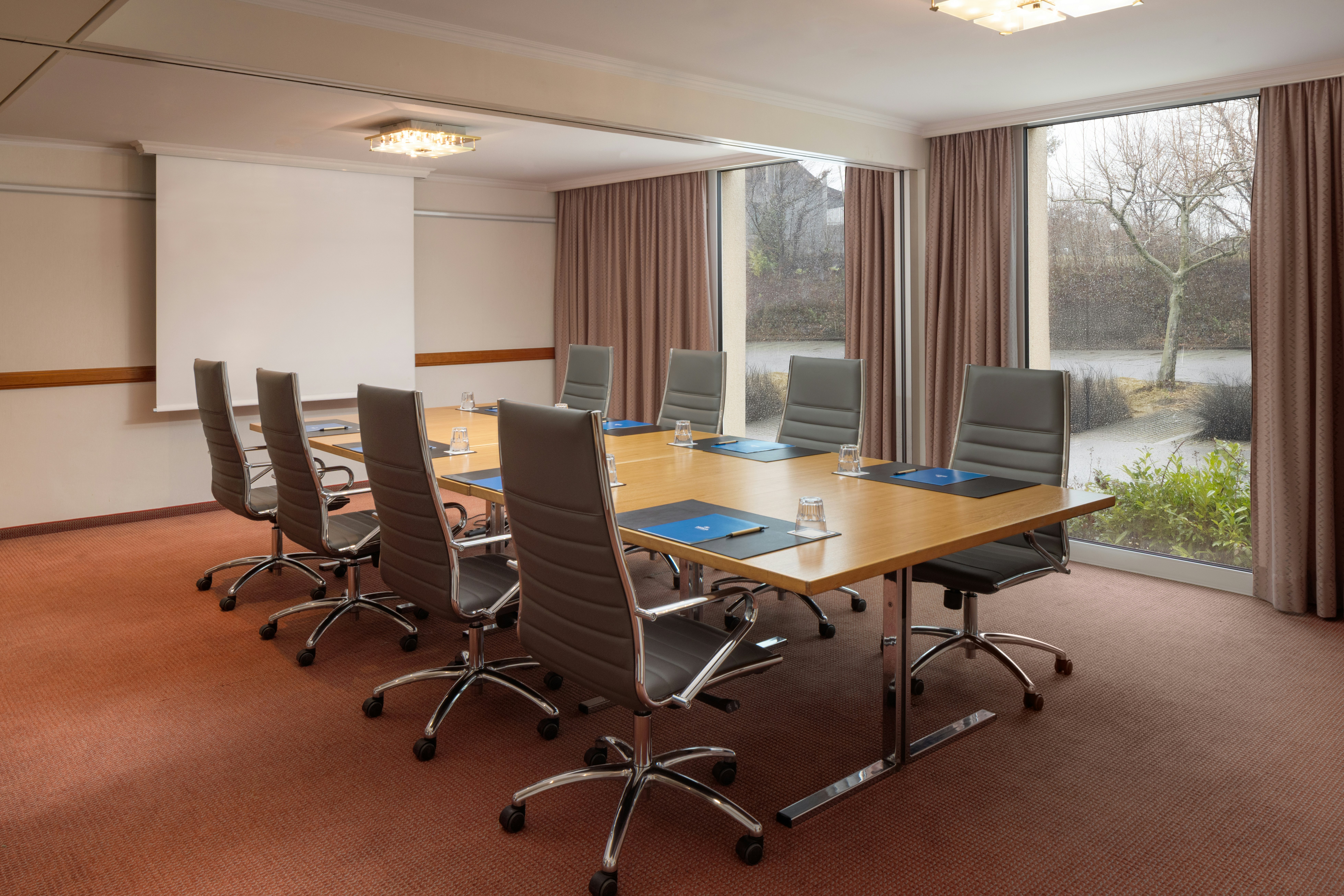 Hilton Zurich Airport 68/78