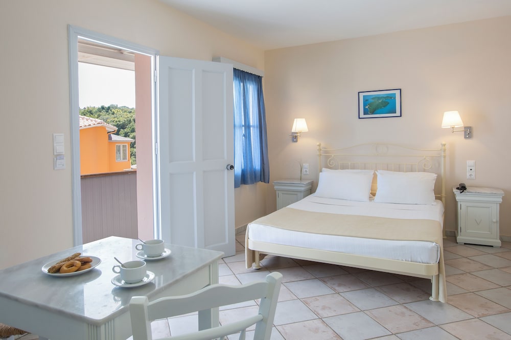 DOUBLE ROOM CLASSIC GARDEN VIEW (RB)