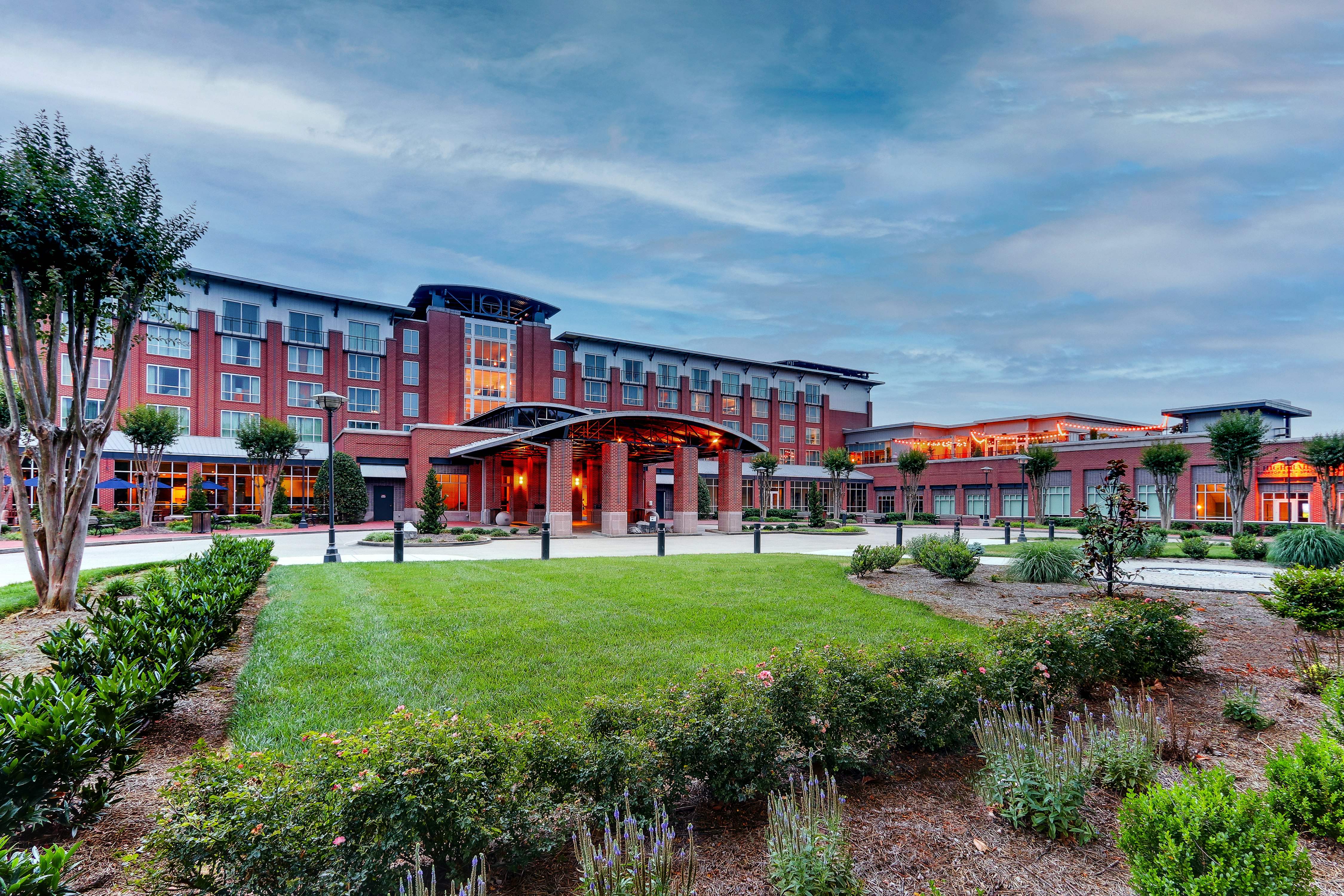 The Chattanoogan Hotel, Curio Collection by Hilton in CHATTANOOGA - TN