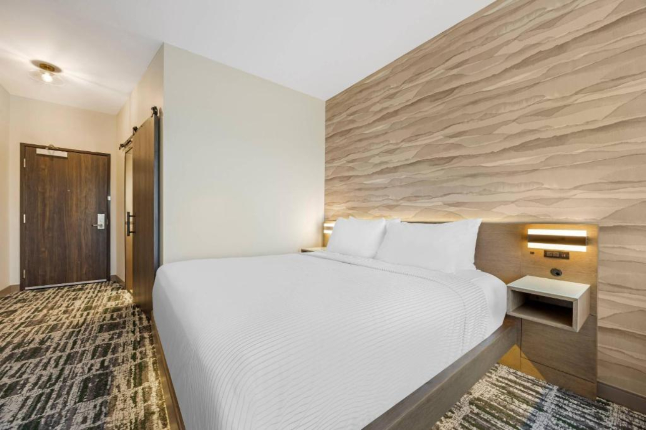 Cambria Hotel Bend - Mt. Bachelor 8/25
