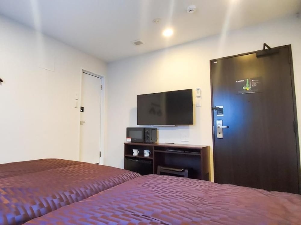 HOTEL LiVEMAX Yokohama Stadium Mae 5/25