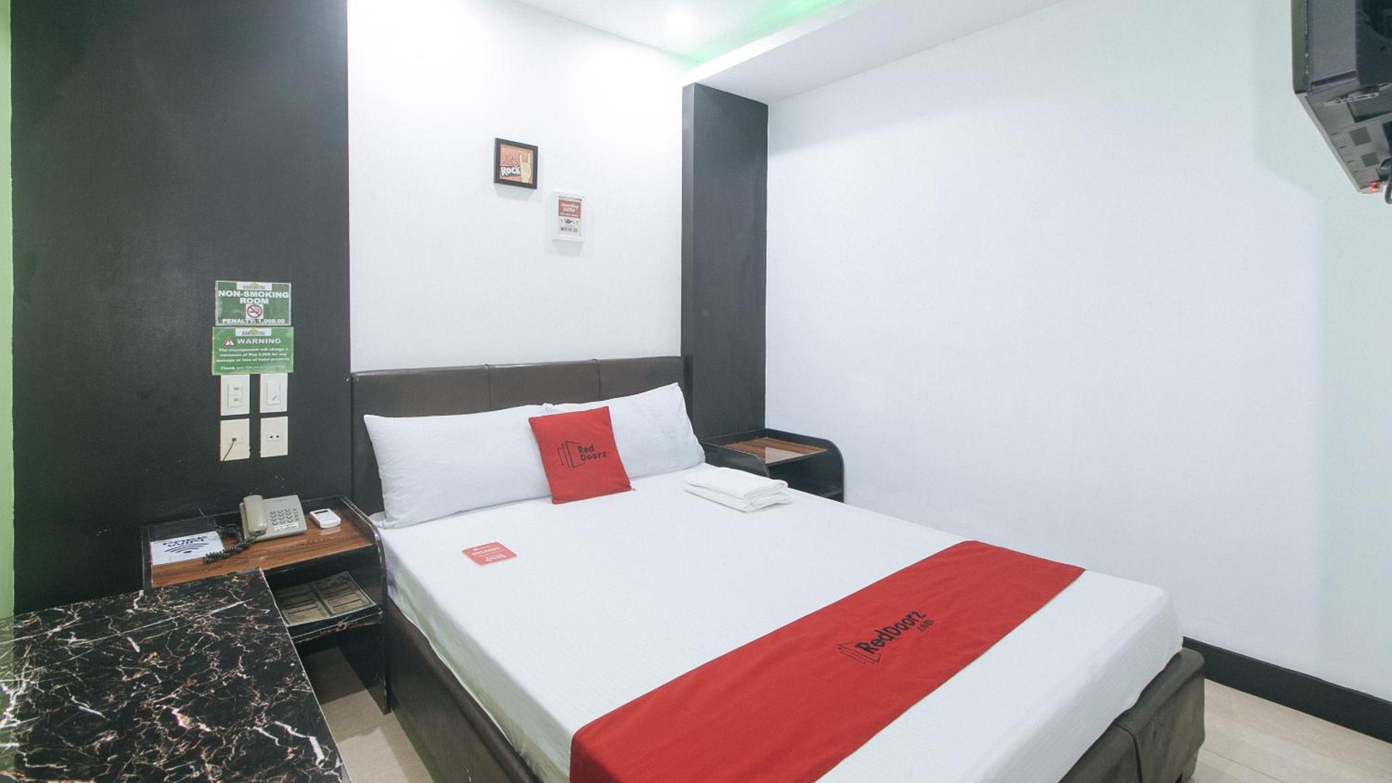 OYO 717 Ranchotel Bayanan 26/50
