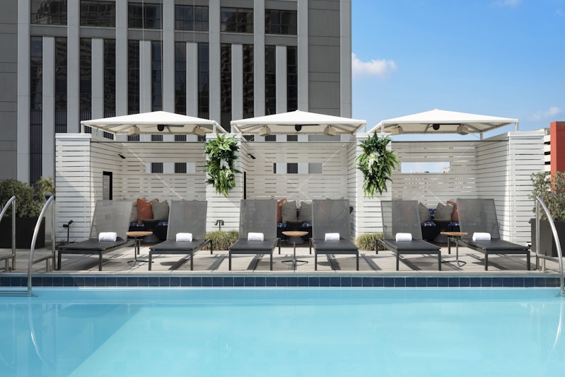 Le Meridien New Orleans 40/40