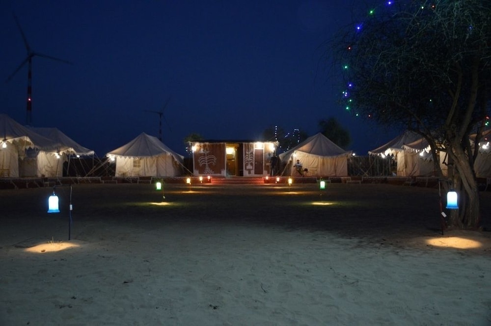 Sand Voyages Camp 13/21