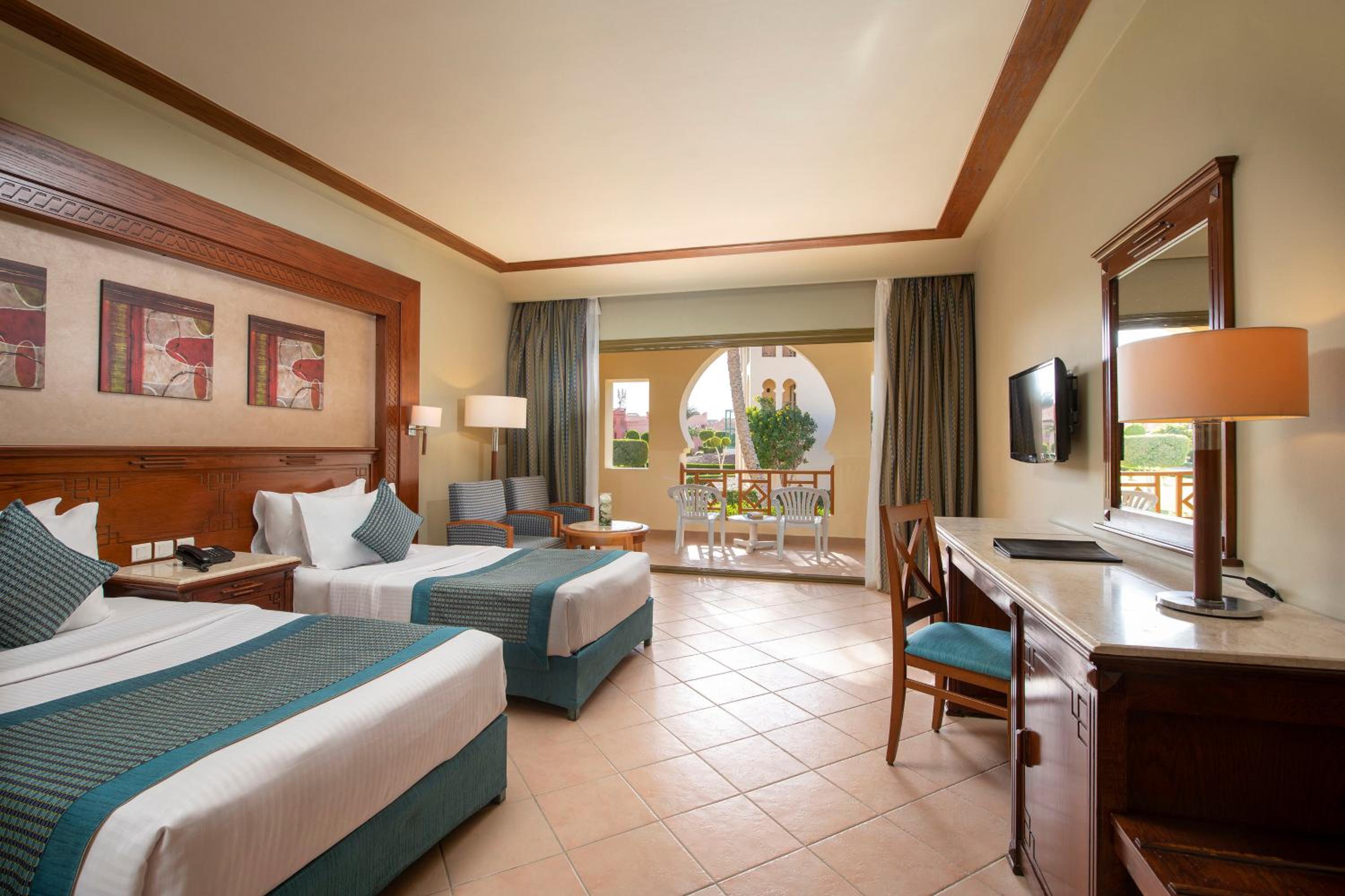 Superior Room with Garden View 2+1