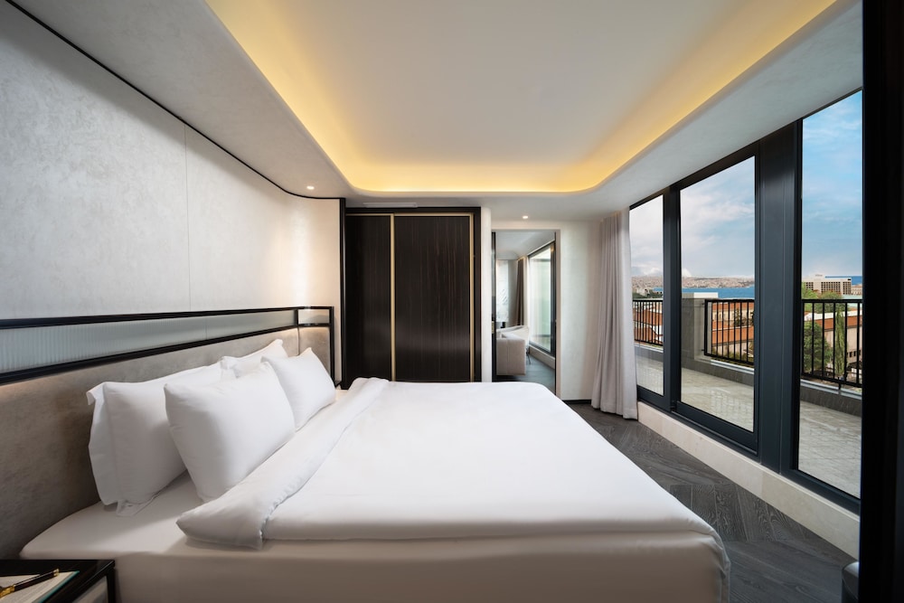 Bentley Hotel Bosphorus 43/86