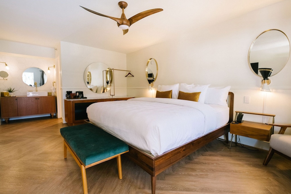 L3 Oasis Hotel 12/47