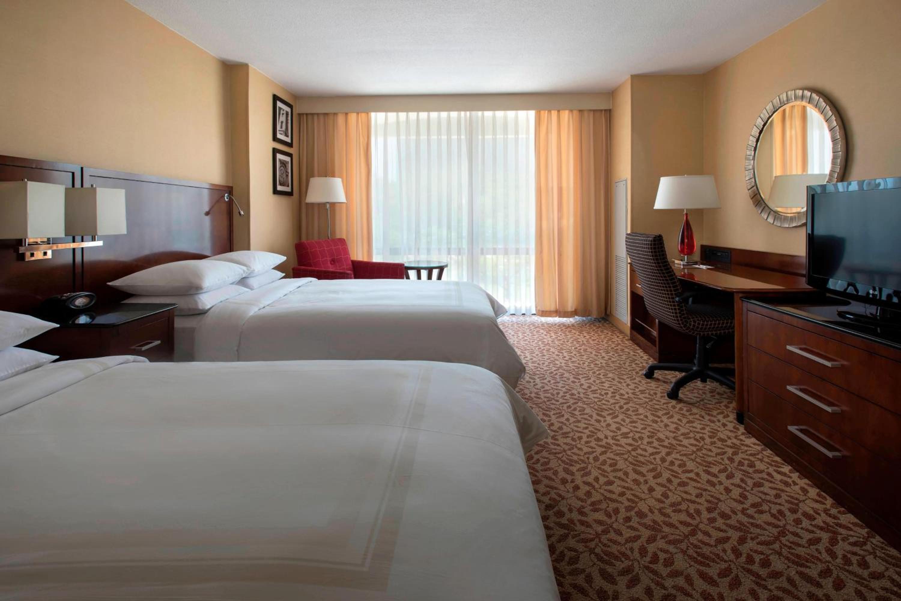 Room, Double Bed, Saddle Brook Marriott 2/7