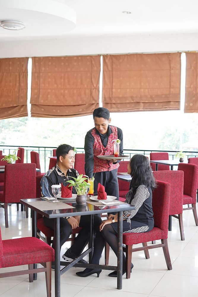 Mandarin Hotel Pekalongan 42/51