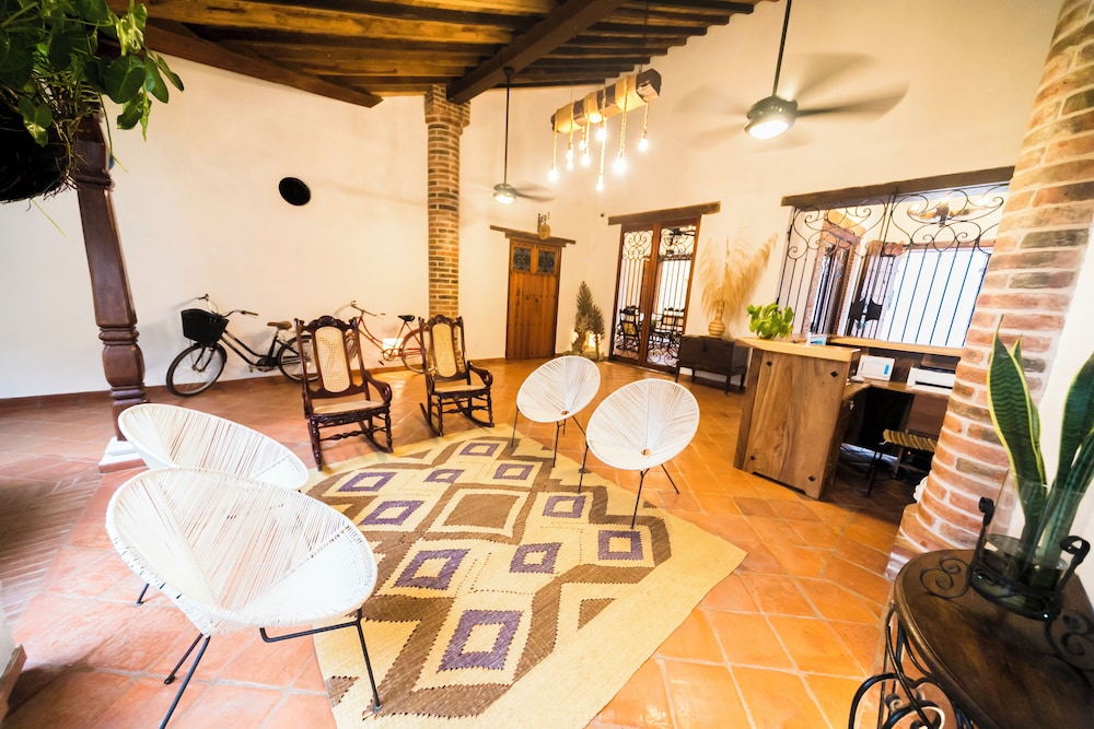 BOHEMIA HOTEL BOUTIQUE 34/50