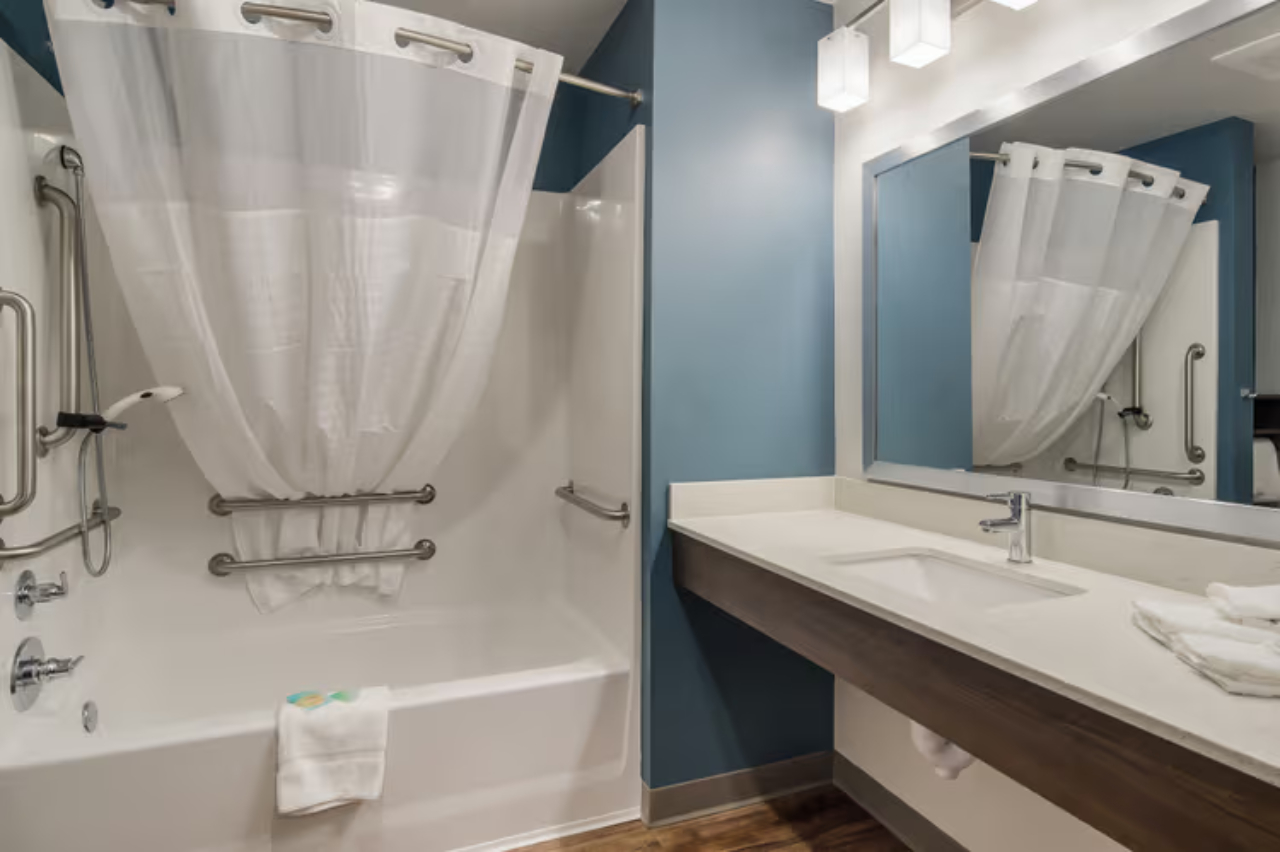 WoodSpring Suites Glendale Sports & Entertainment District 15/16