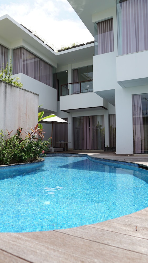 Bali Exclusive Residence 68/71