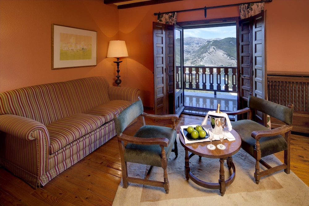 Parador De Cervera De Pisuerga 25/69