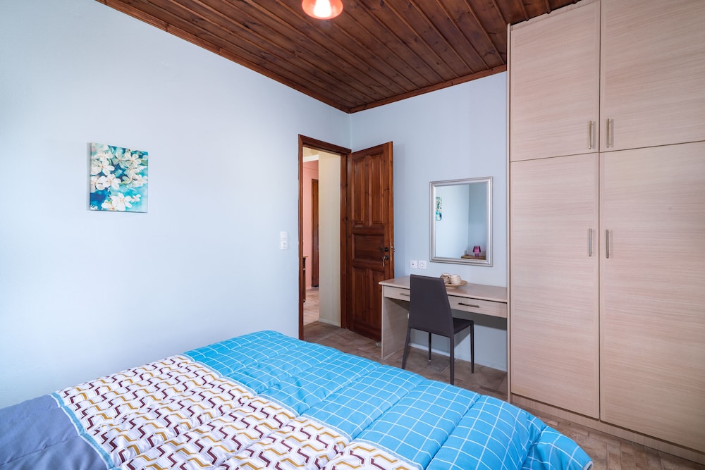 Sarakinas Residences [VR] 6/50