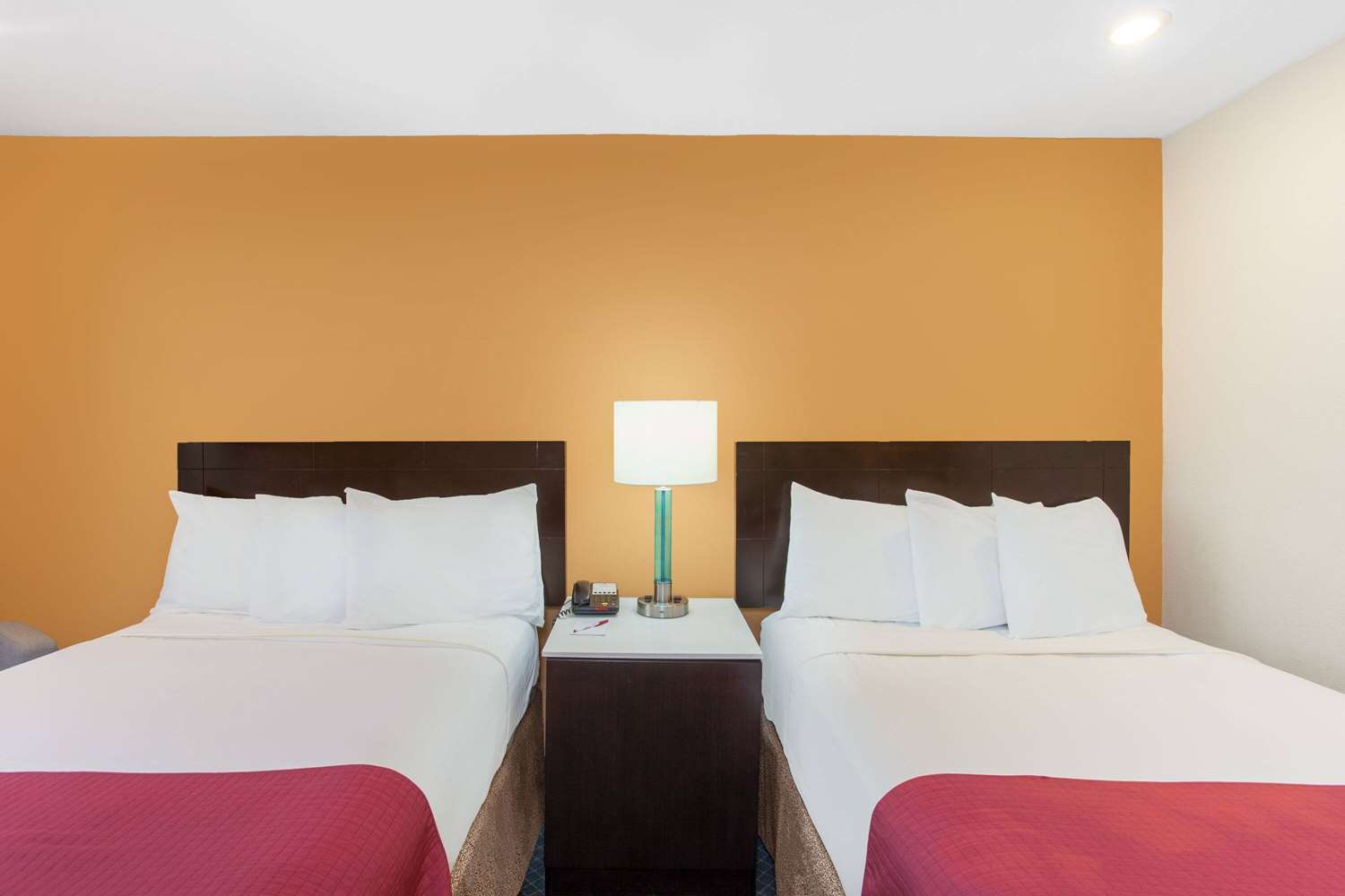 Ramada By Wyndham Culver City 24/49