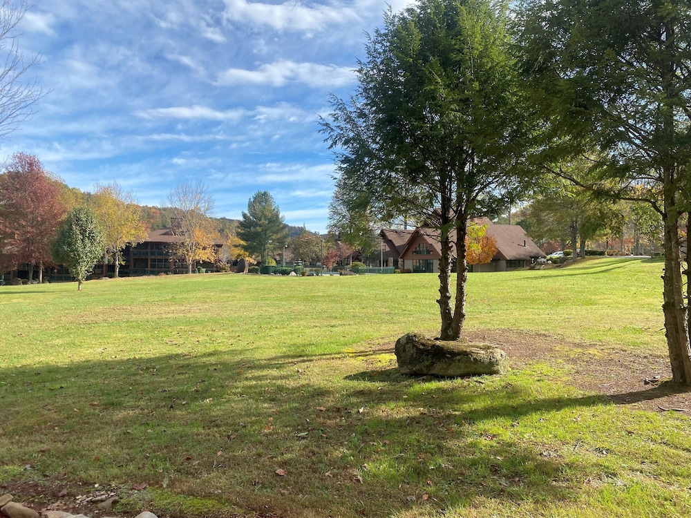 Hilton Vacation Club Bent Creek Golf Village Gatlinburg 38/53