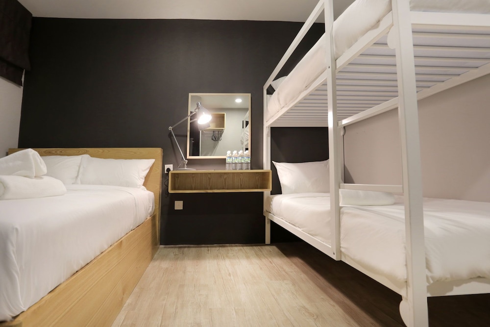 Vio Hotel 8/25
