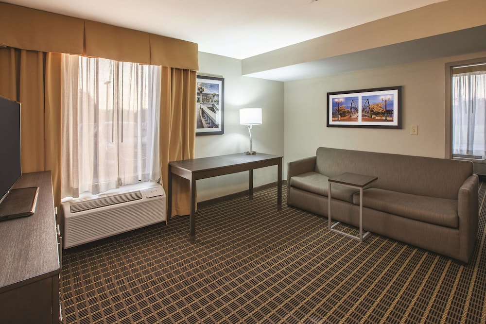 La Quinta Inn & Suites by Wyndham Mechanicsburg - Harrisburg 33/46