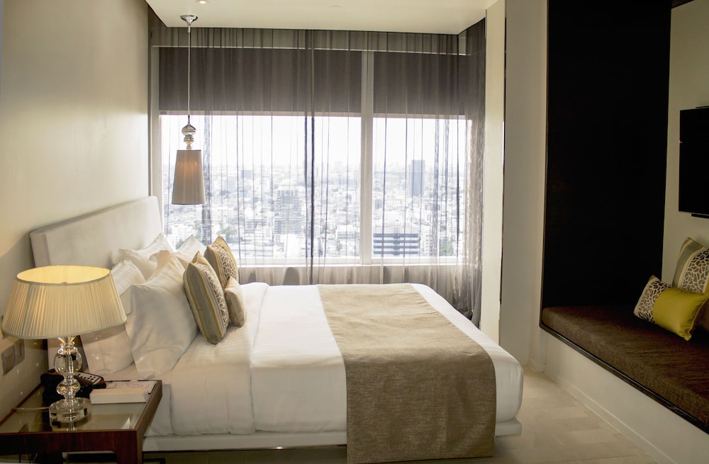 Mode Sathorn Hotel 27/73