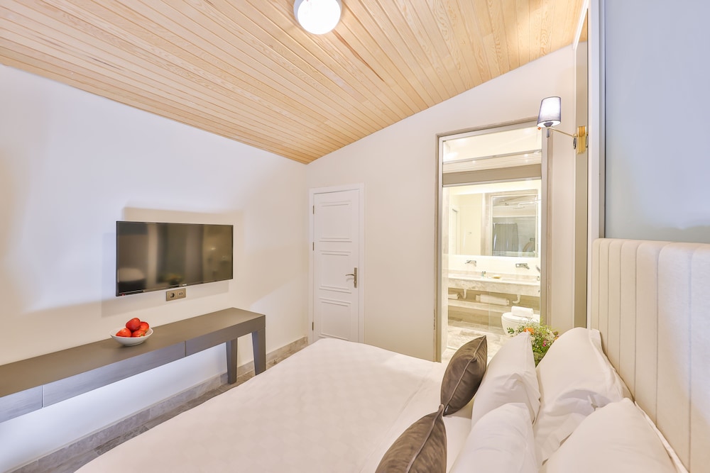 Hera Hotel 23/70