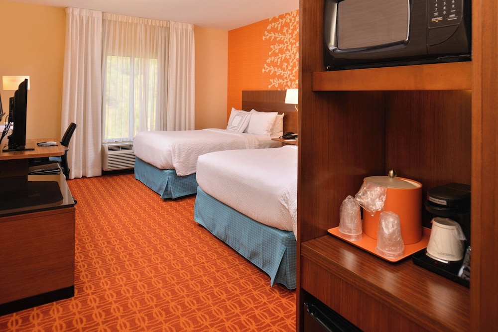 غرفة بسريرين كوين، Fairfield Inn Suites Calhoun 2/5