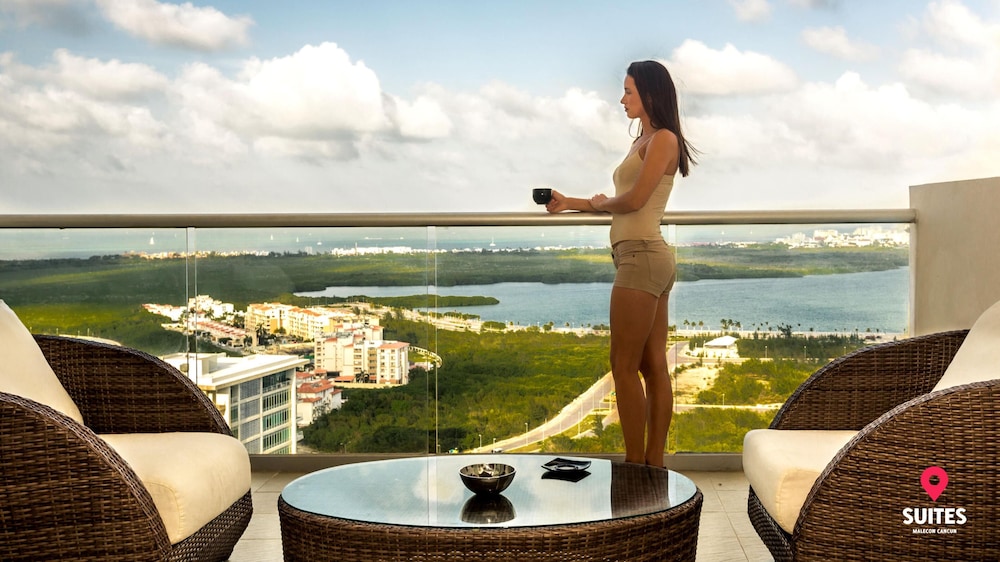 Suites Malecon Cancun 53/70