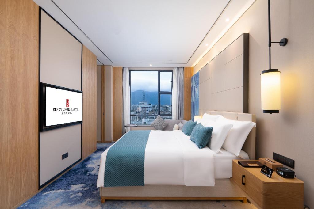 Rezen Longuu Hotel (Zhaoqing Qixingyan scenic spot store) 14/48