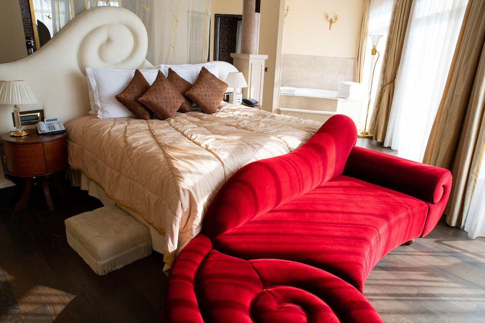 Excelsior Hotel & Spa Baku, Curio Collection by Hilton 24/82