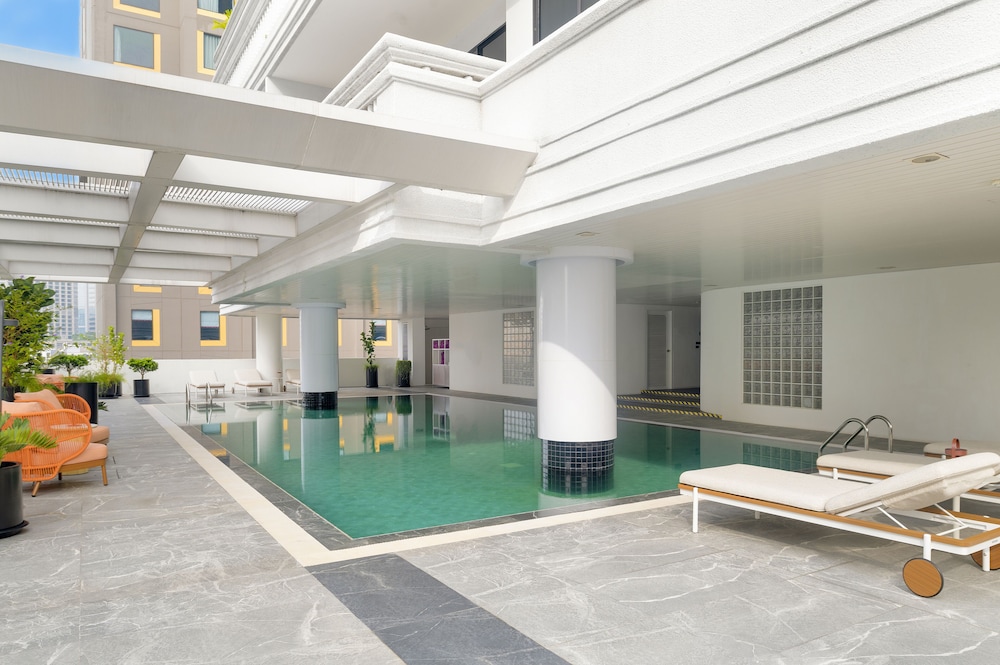 PARKROYAL Suites Bangkok 63/65