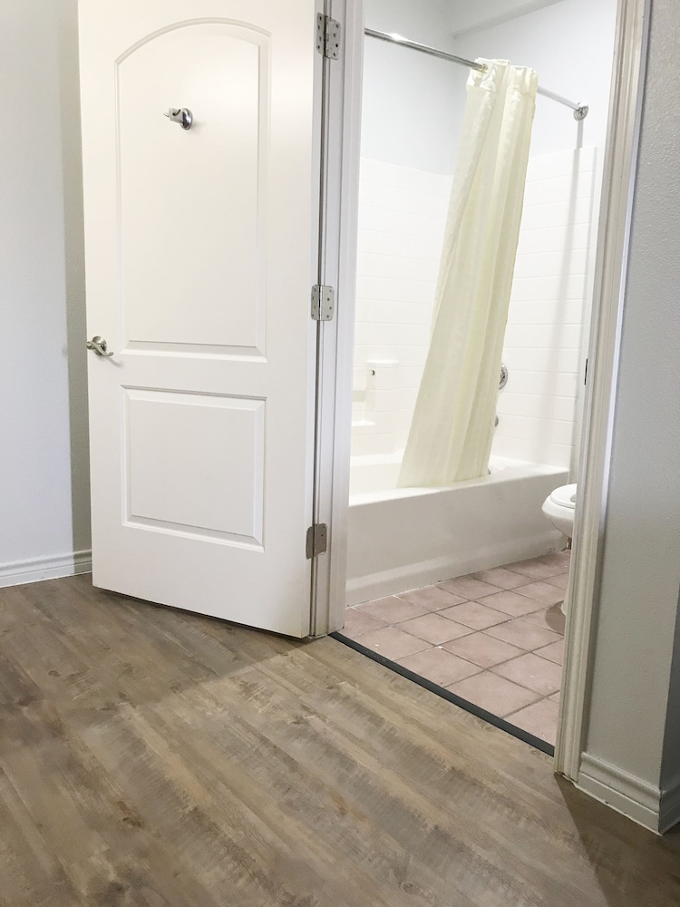 Bestway Inn 13/43