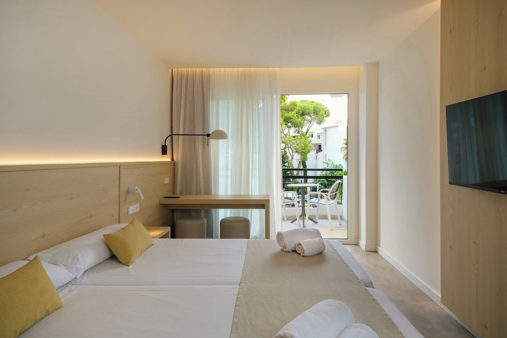 Cala Ferrera Hotel 145/191