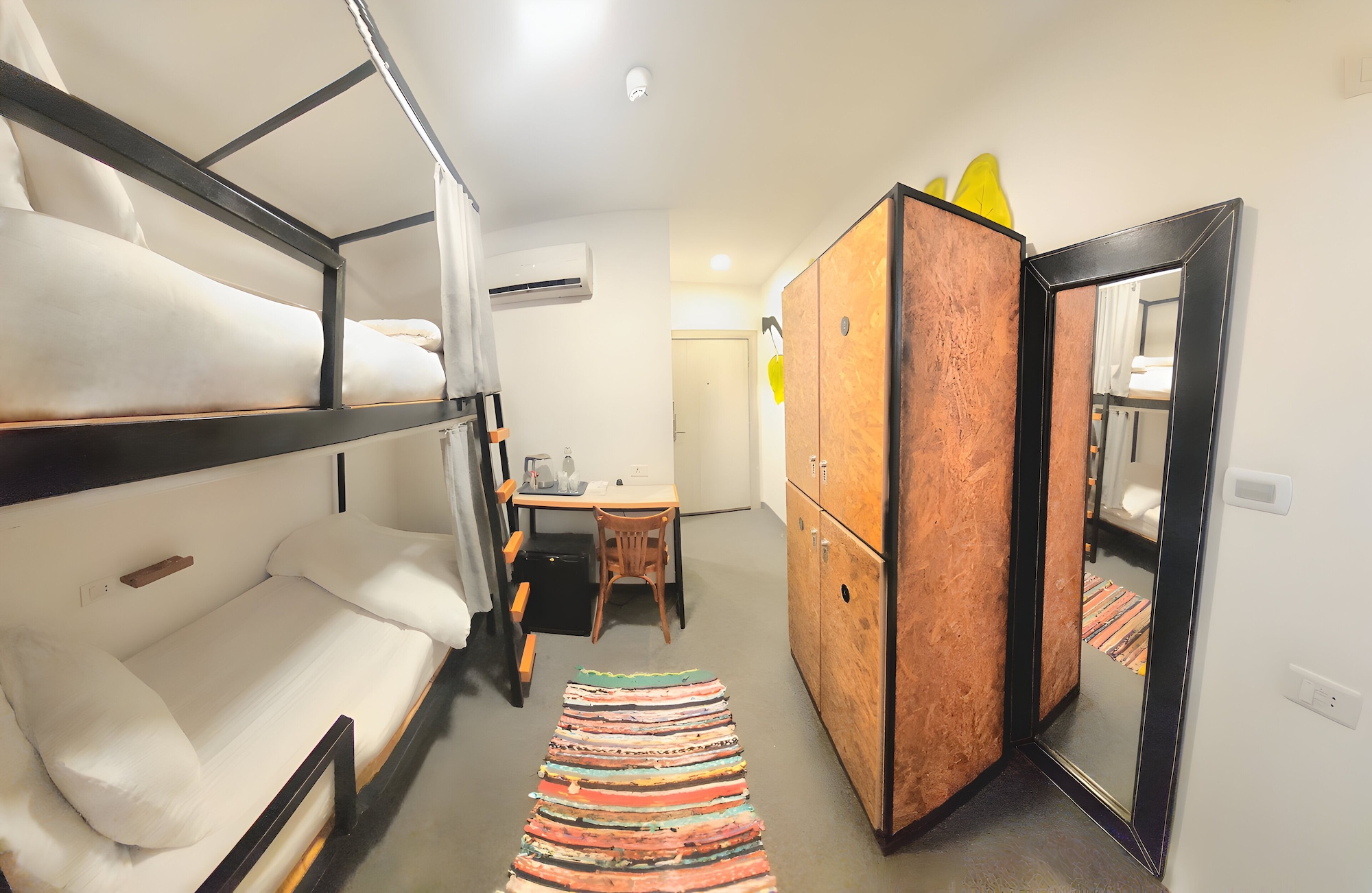 ECONOMY, TWIN BEDS