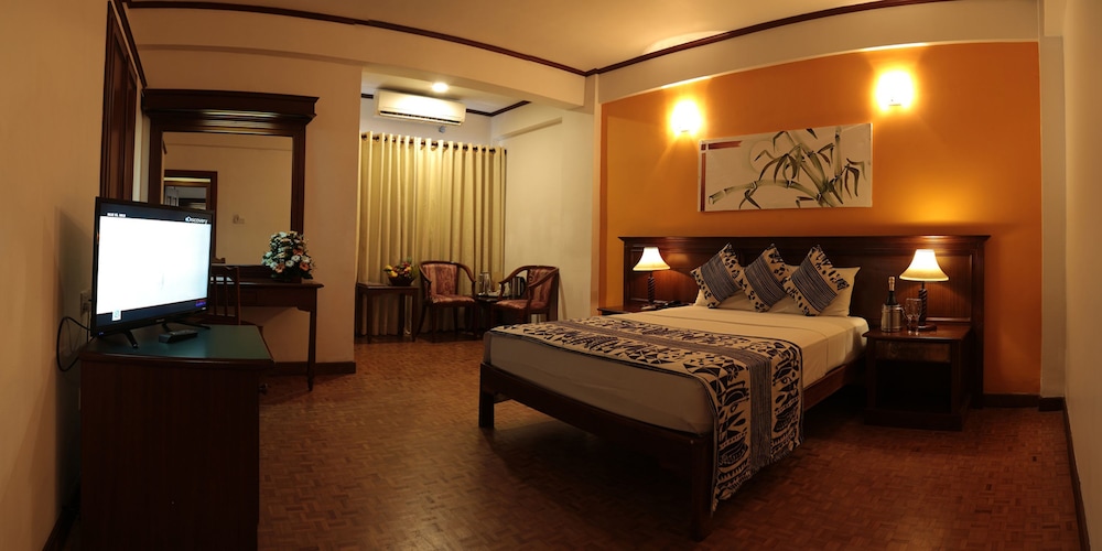 Hotel Sapphire 17/48